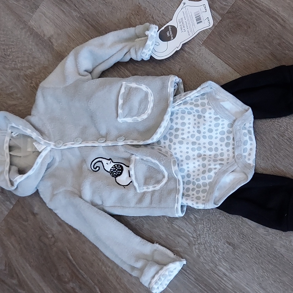 🍎 2/$25 NWT gender neutral 6 month outifits - Picture 4 of 5